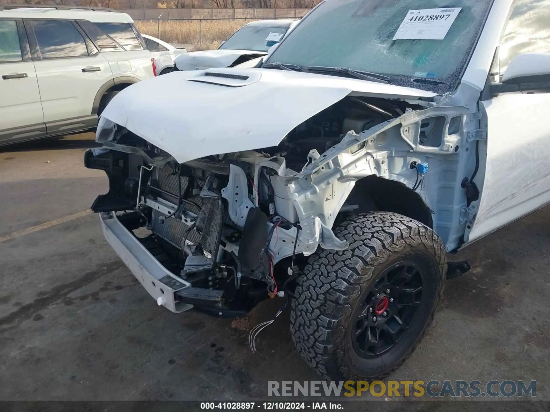 5 Photograph of a damaged car JTERU5JR7P6116823 TOYOTA 4RUNNER 2023