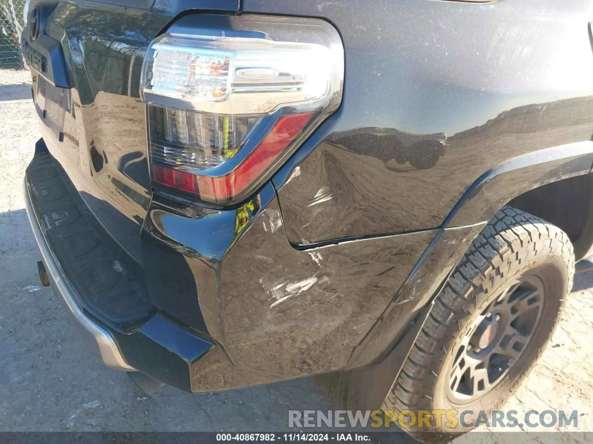 6 Фотография поврежденного автомобиля JTERU5JR8P6149586 TOYOTA 4RUNNER 2023