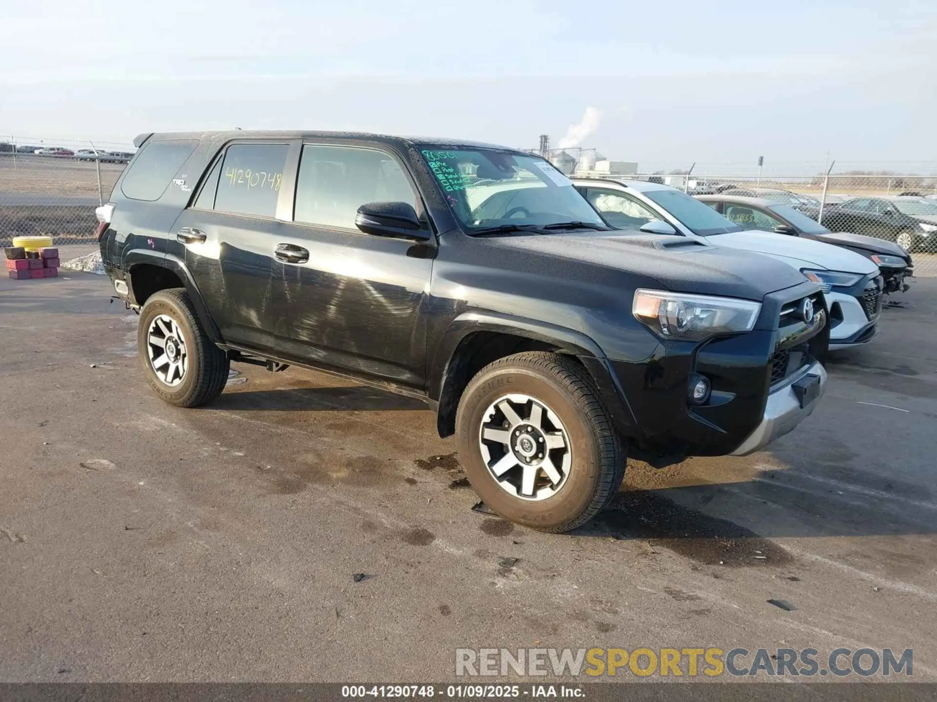1 Фотография поврежденного автомобиля JTERU5JR8P6203503 TOYOTA 4RUNNER 2023