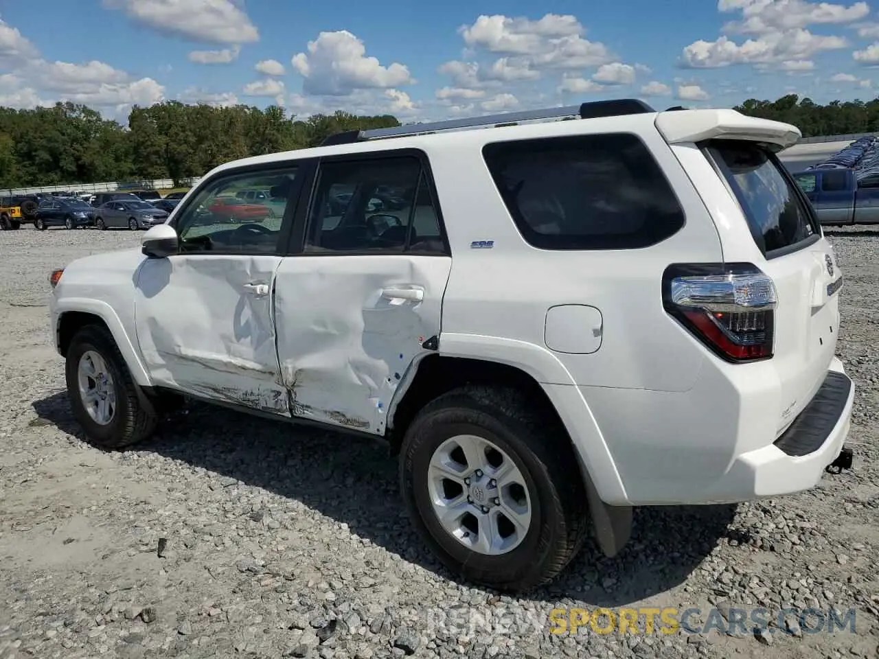 2 Photograph of a damaged car JTEEU5JR0R5313176 TOYOTA 4RUNNER 2024