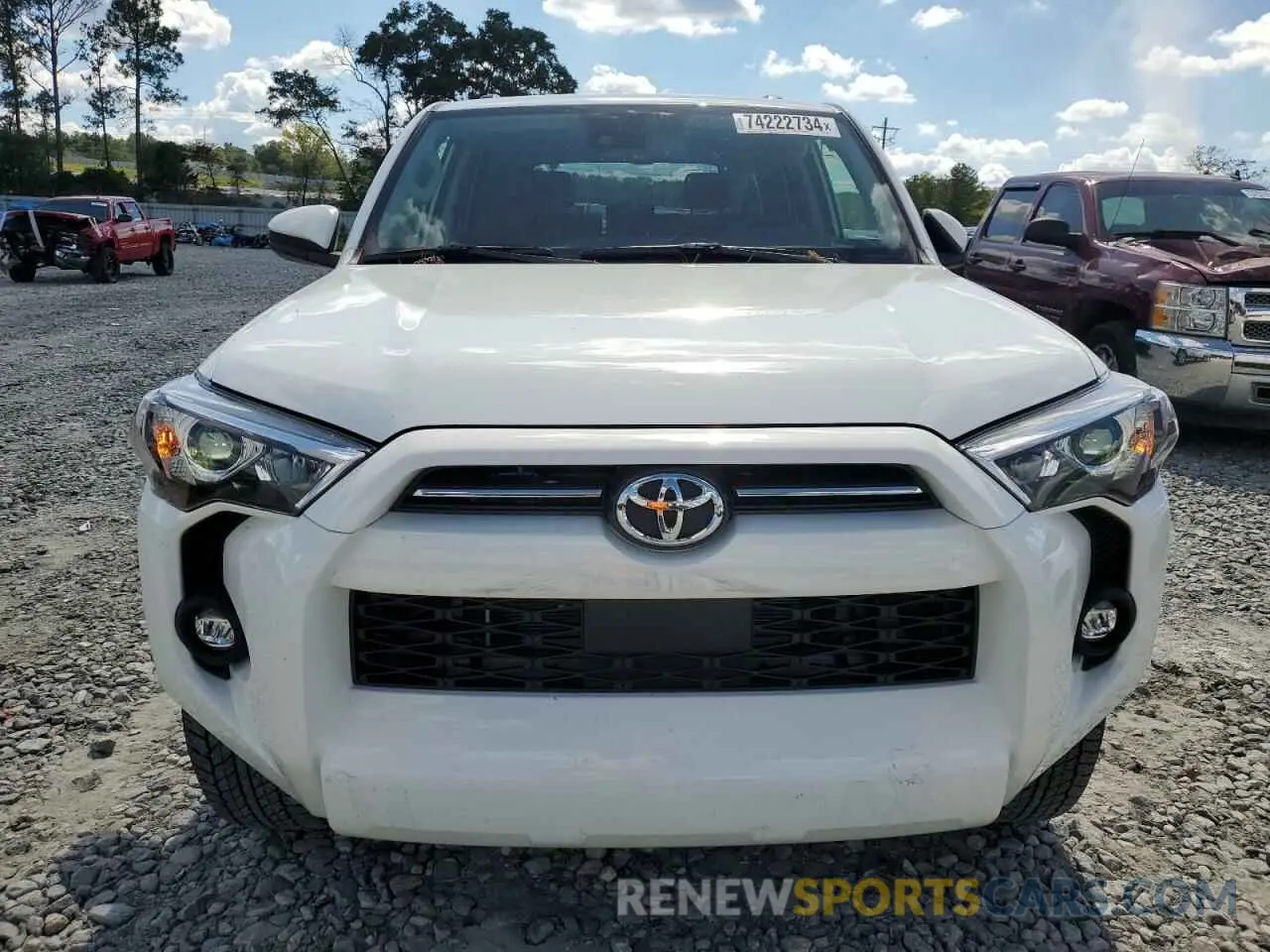 5 Photograph of a damaged car JTEEU5JR0R5313176 TOYOTA 4RUNNER 2024