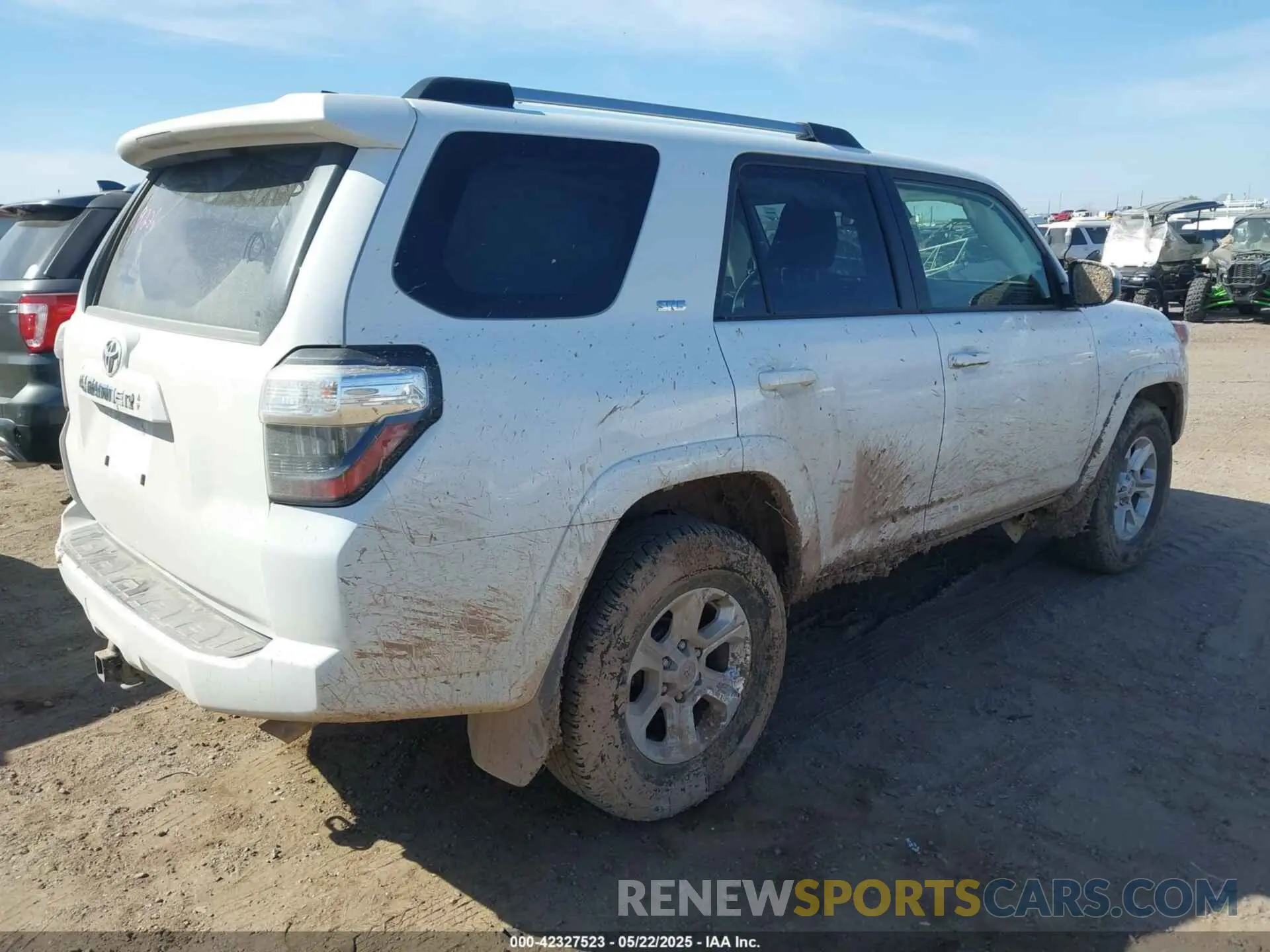 4 Photograph of a damaged car JTEEU5JR0R5313971 TOYOTA 4RUNNER 2024