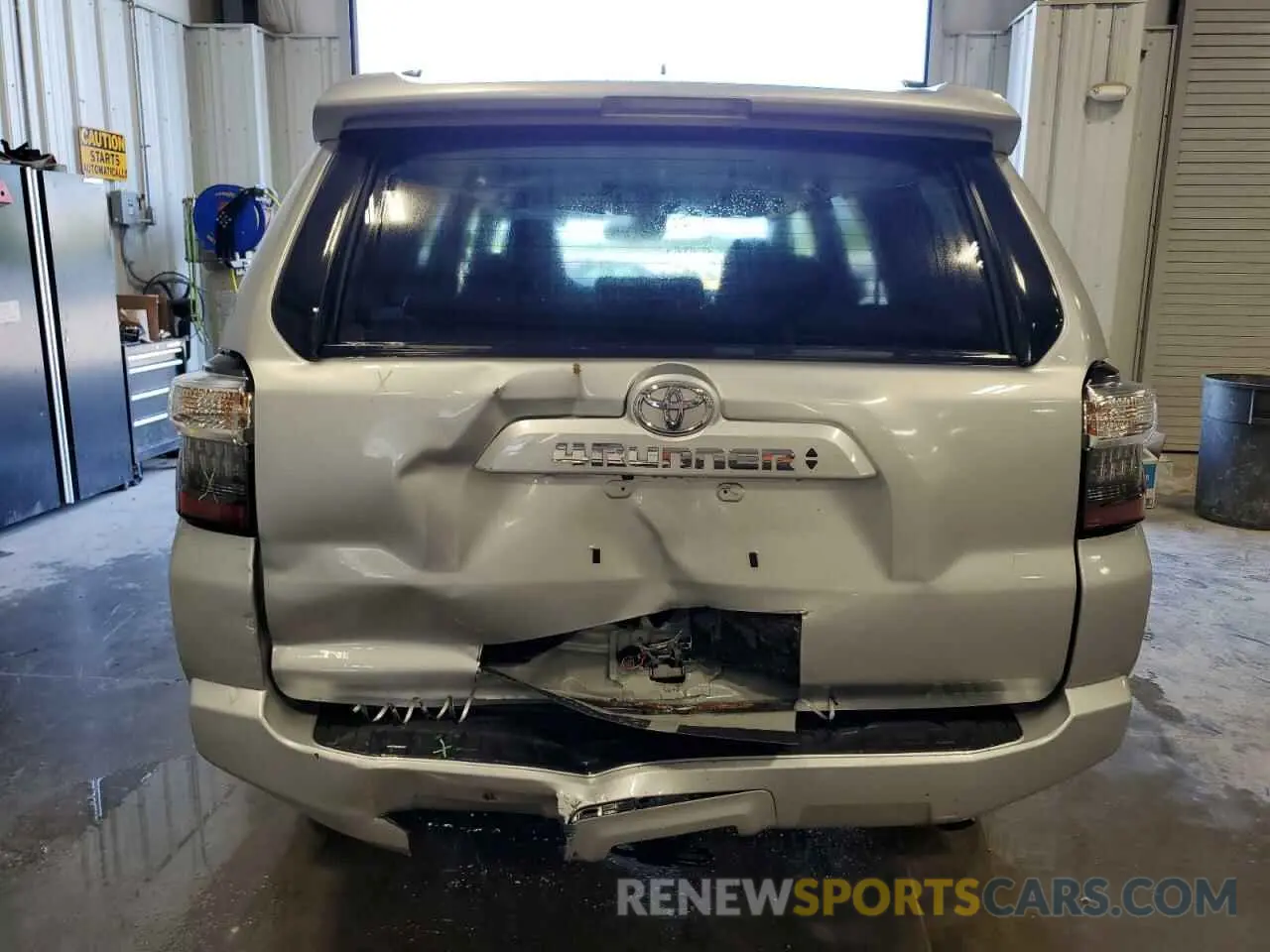 6 Photograph of a damaged car JTEEU5JR0R5314652 TOYOTA 4RUNNER 2024