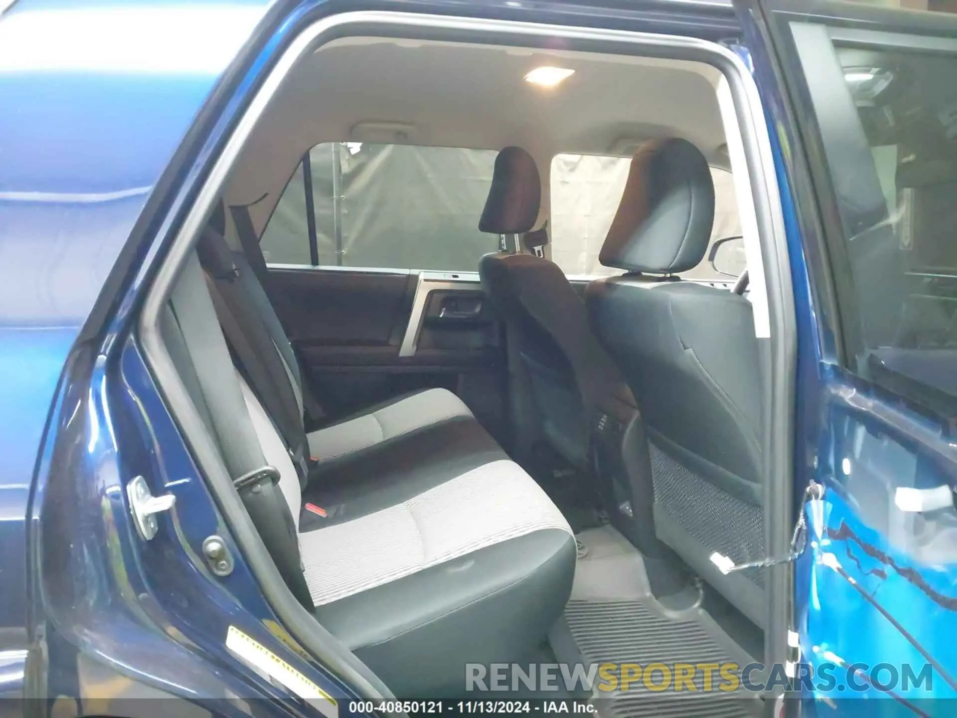 8 Фотография поврежденного автомобиля JTEEU5JR3R5316203 TOYOTA 4RUNNER 2024