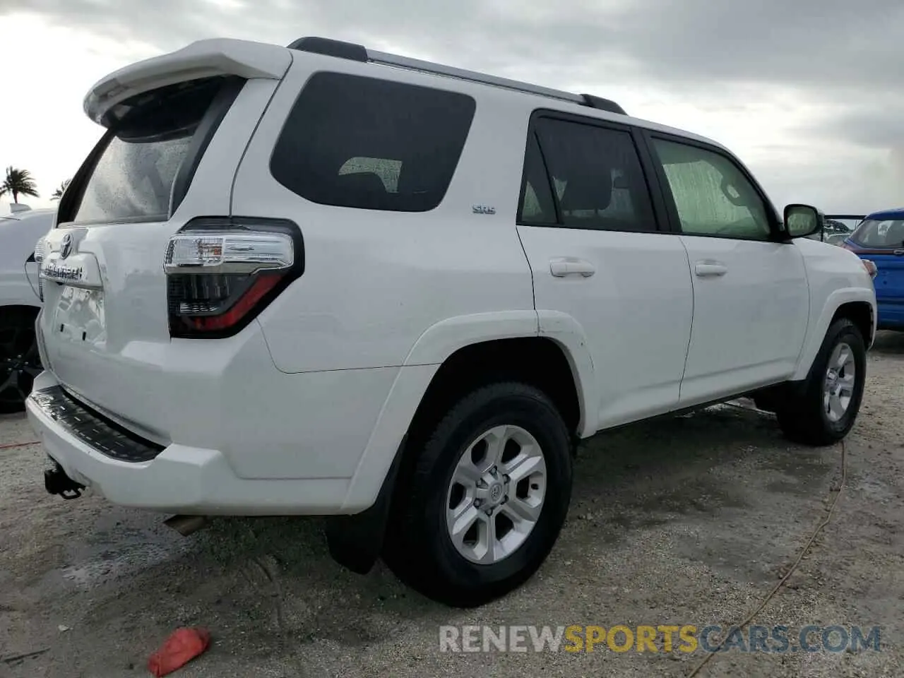 3 Photograph of a damaged car JTEEU5JR6R5306250 TOYOTA 4RUNNER 2024