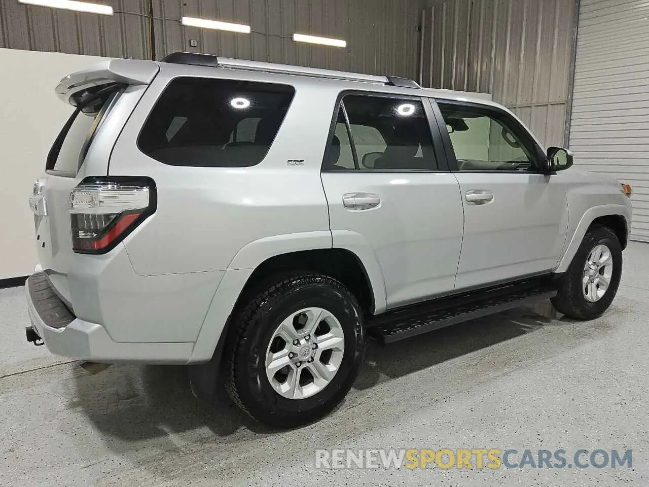 3 Photograph of a damaged car JTEEU5JR7R5307889 TOYOTA 4RUNNER 2024