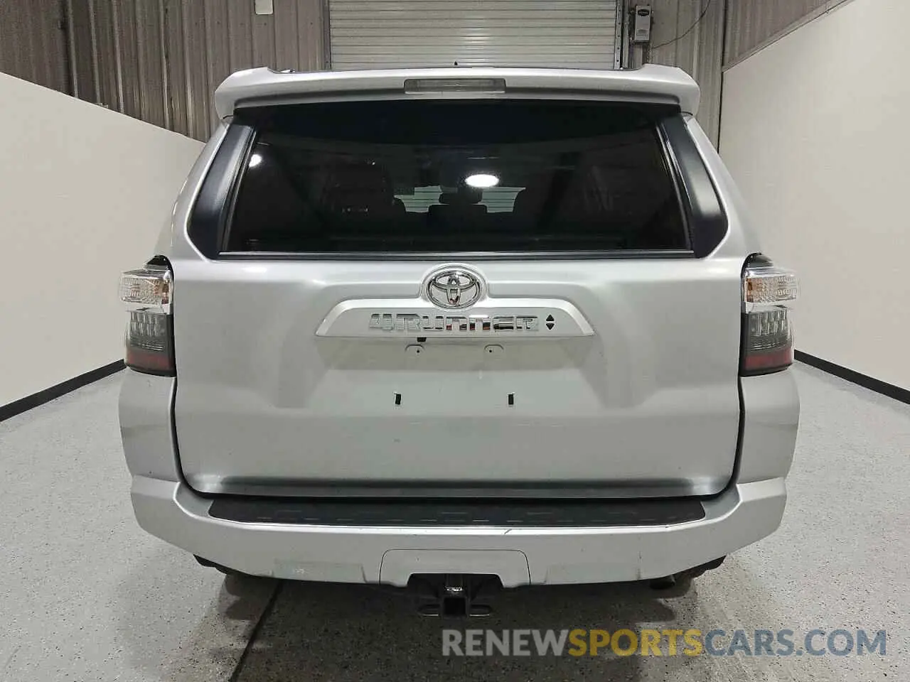 6 Photograph of a damaged car JTEEU5JR7R5307889 TOYOTA 4RUNNER 2024