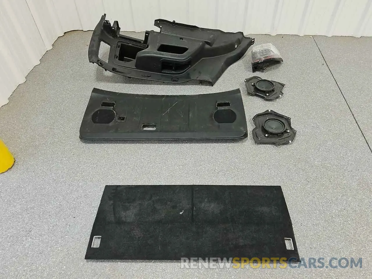 13 Фотография поврежденного автомобиля JTEEU5JRXR5311631 TOYOTA 4RUNNER 2024