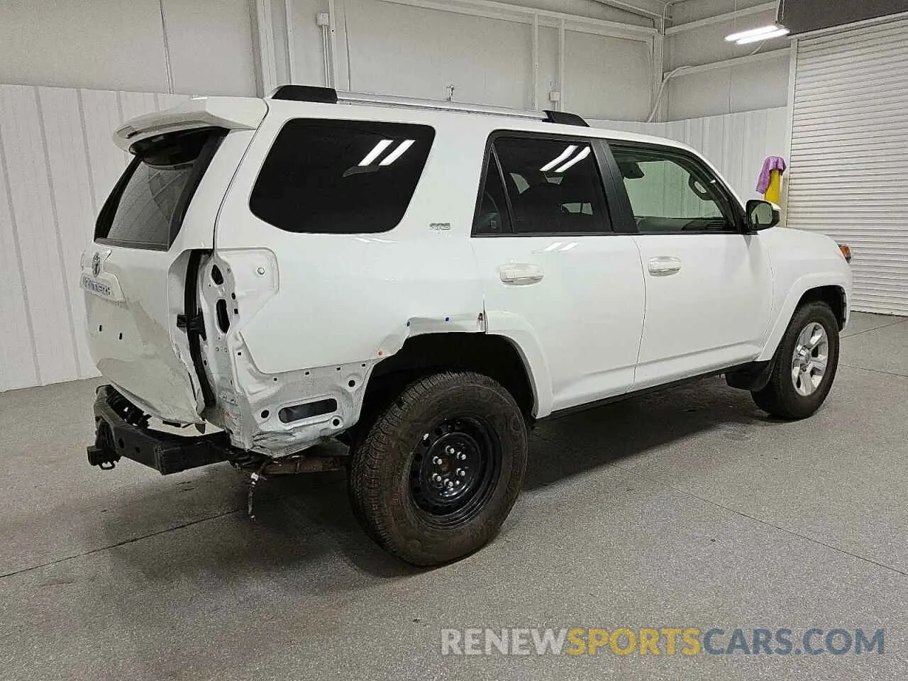 3 Фотография поврежденного автомобиля JTEEU5JRXR5311631 TOYOTA 4RUNNER 2024