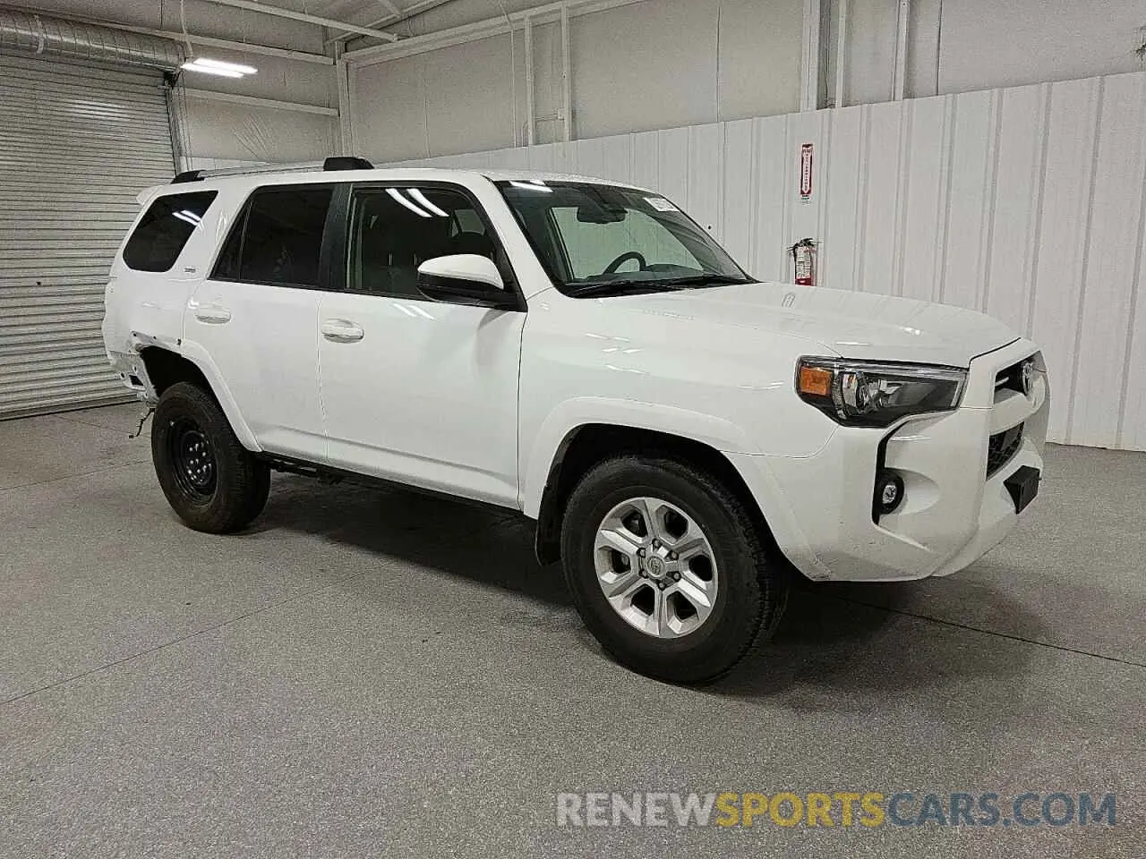 4 Фотография поврежденного автомобиля JTEEU5JRXR5311631 TOYOTA 4RUNNER 2024
