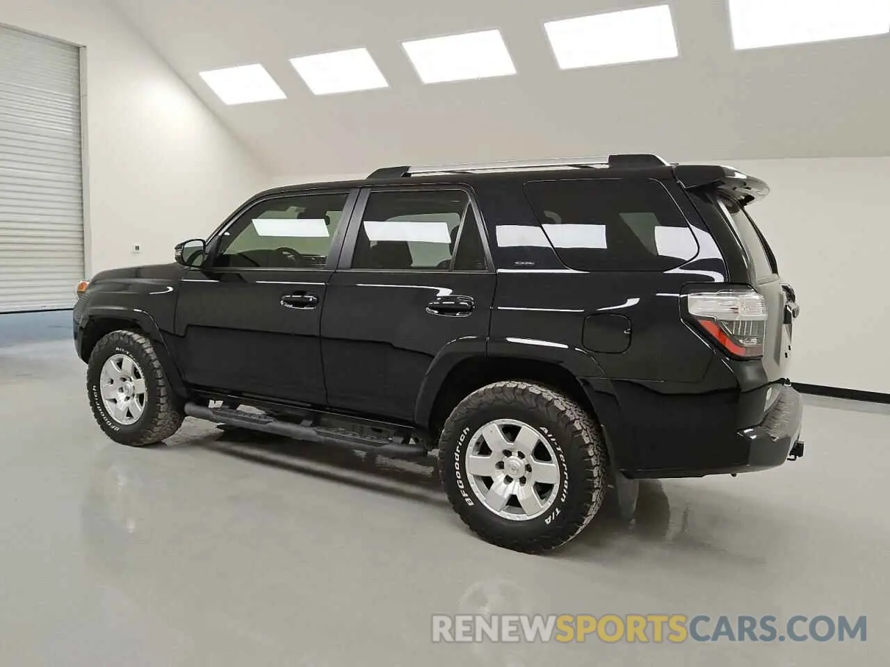 2 Photograph of a damaged car JTEFU5JR0R5306653 TOYOTA 4RUNNER 2024