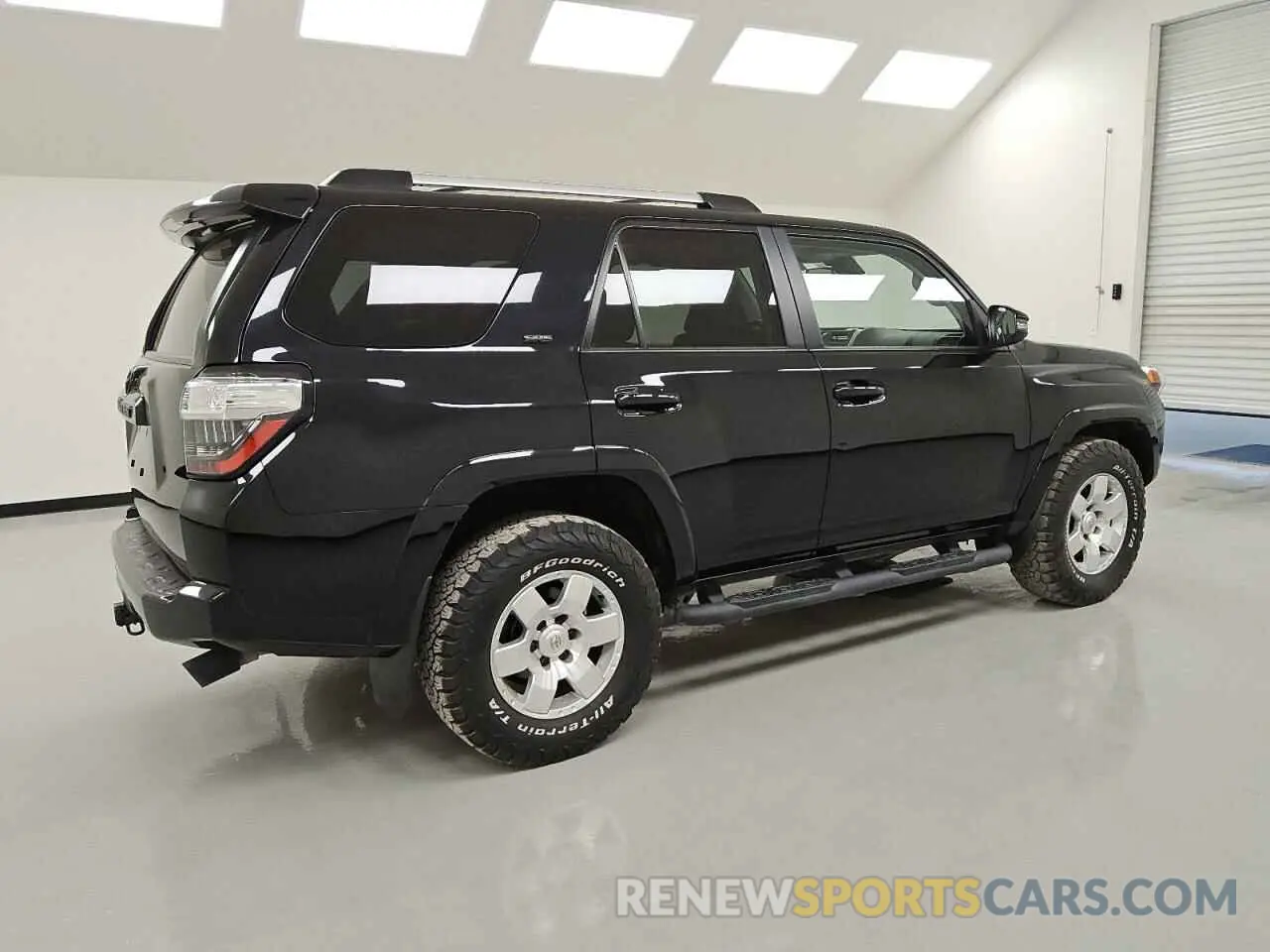 3 Photograph of a damaged car JTEFU5JR0R5306653 TOYOTA 4RUNNER 2024