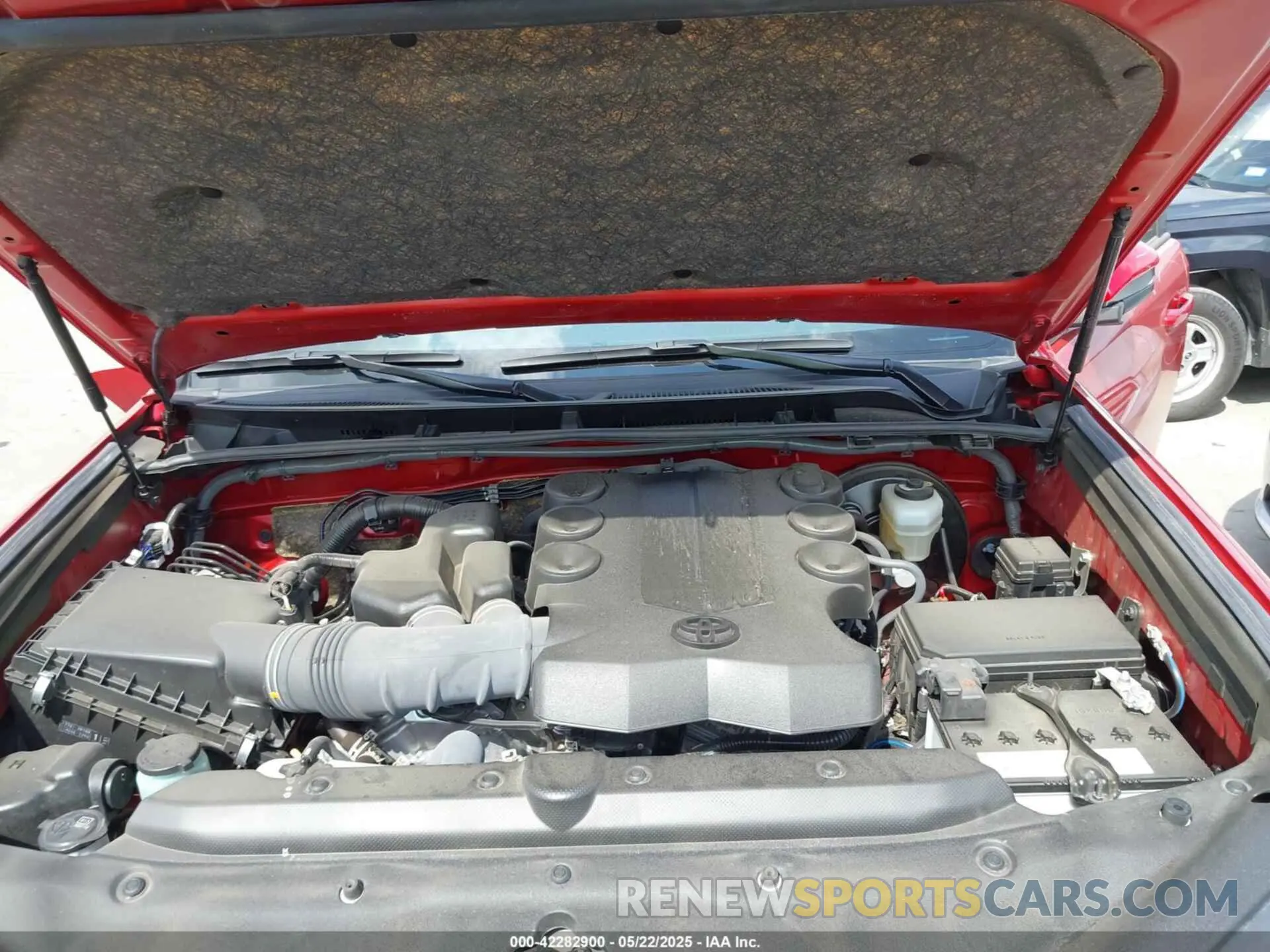 10 Фотография поврежденного автомобиля JTEFU5JR4R5305764 TOYOTA 4RUNNER 2024