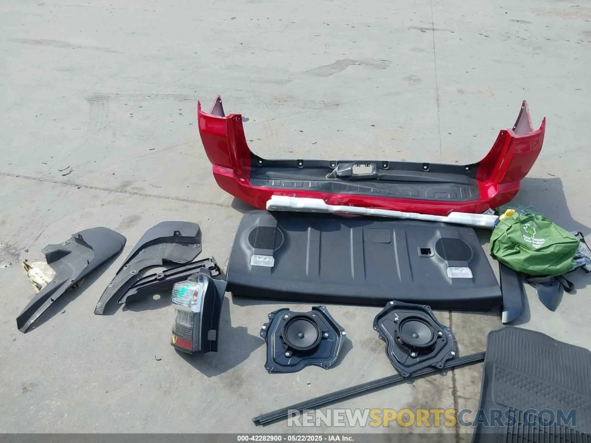12 Фотография поврежденного автомобиля JTEFU5JR4R5305764 TOYOTA 4RUNNER 2024