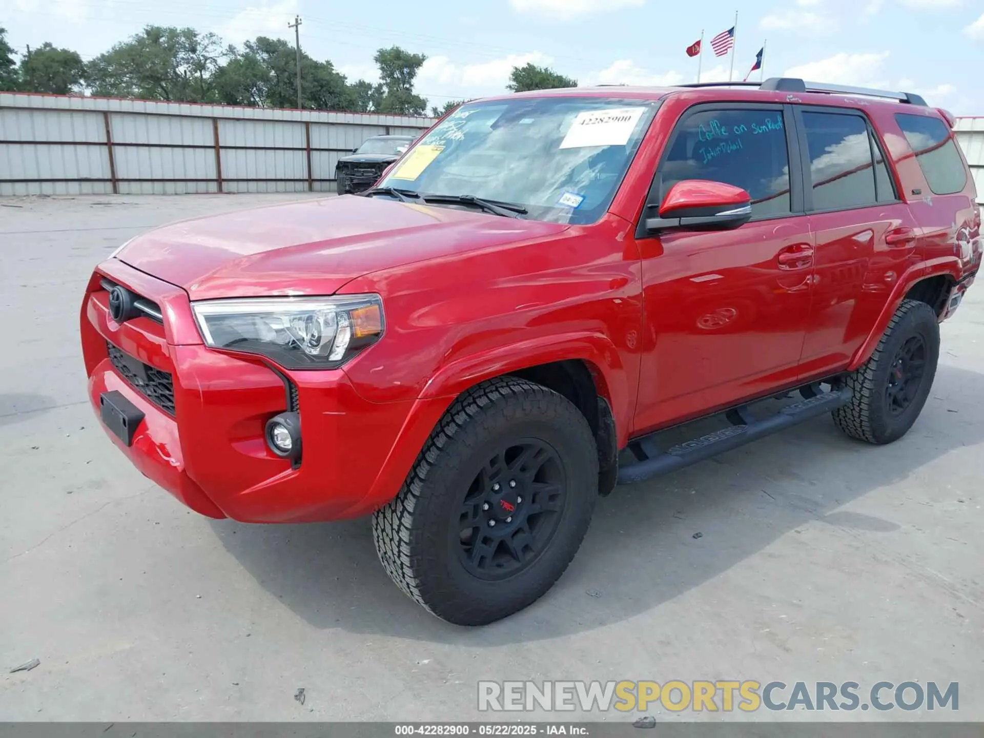 2 Фотография поврежденного автомобиля JTEFU5JR4R5305764 TOYOTA 4RUNNER 2024