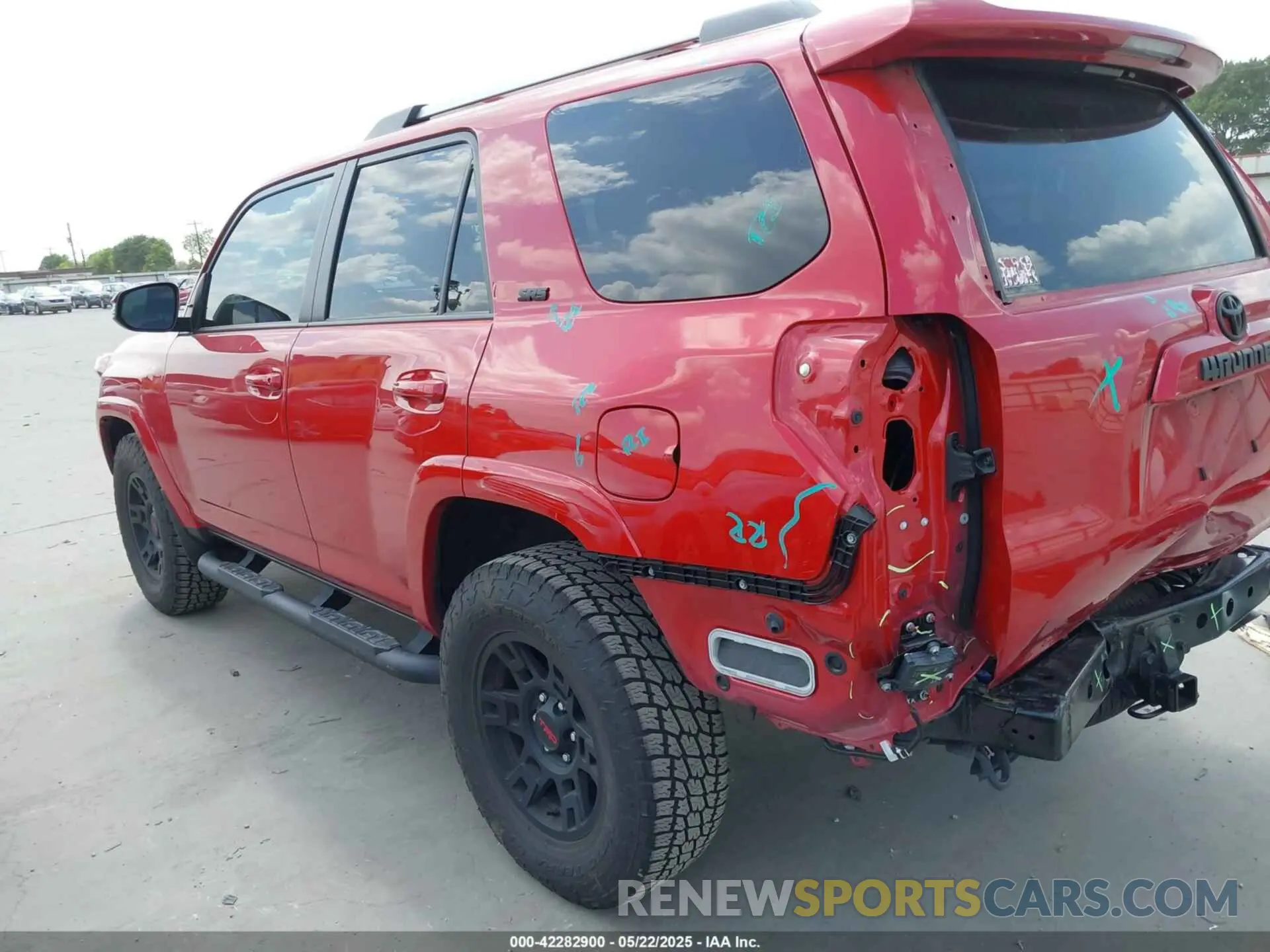 3 Фотография поврежденного автомобиля JTEFU5JR4R5305764 TOYOTA 4RUNNER 2024
