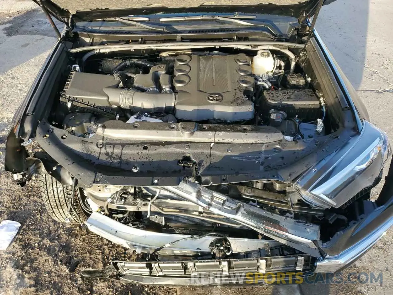 12 Photograph of a damaged car JTEKU5JR5R6294332 TOYOTA 4RUNNER 2024