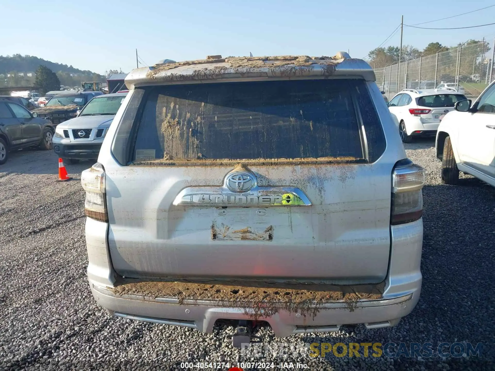 15 Photograph of a damaged car JTEKU5JRXR6289305 TOYOTA 4RUNNER 2024
