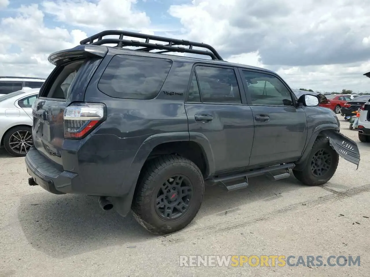 3 Photograph of a damaged car JTELU5JR5R6262923 TOYOTA 4RUNNER 2024