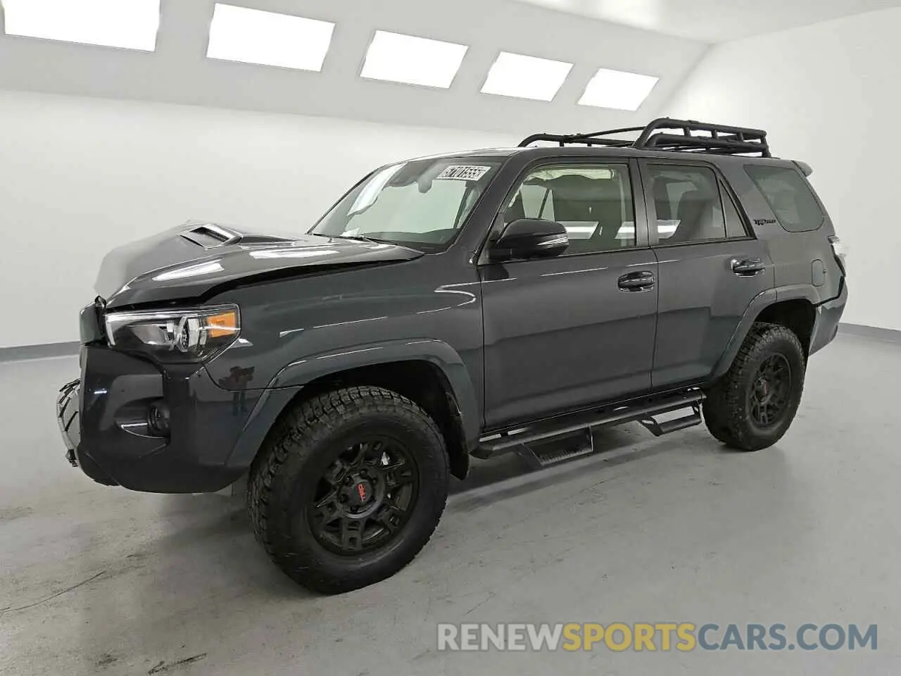 1 Фотография поврежденного автомобиля JTELU5JR8R6285922 TOYOTA 4RUNNER 2024