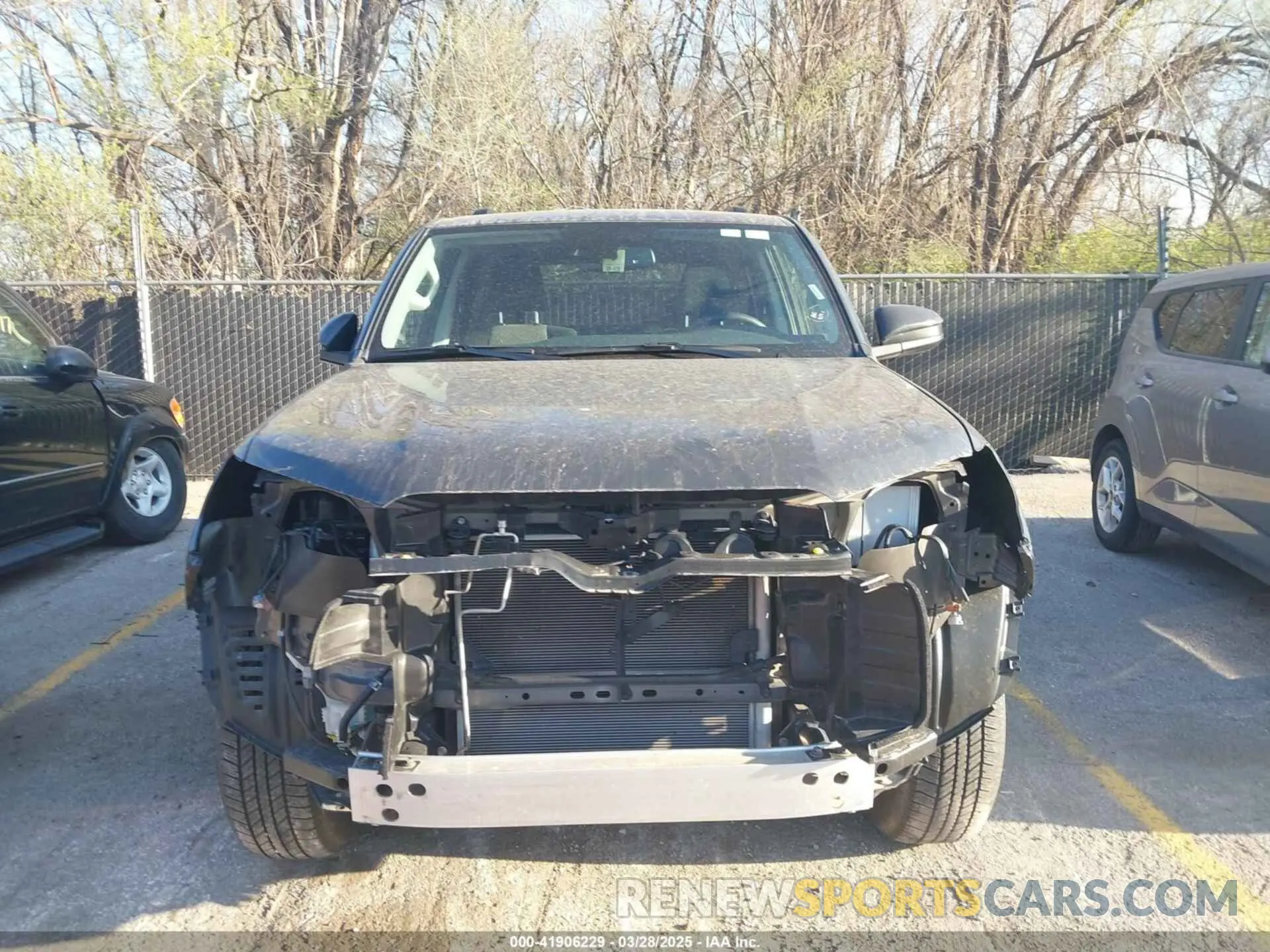 13 Фотография поврежденного автомобиля JTEMU5JR0R6228831 TOYOTA 4RUNNER 2024