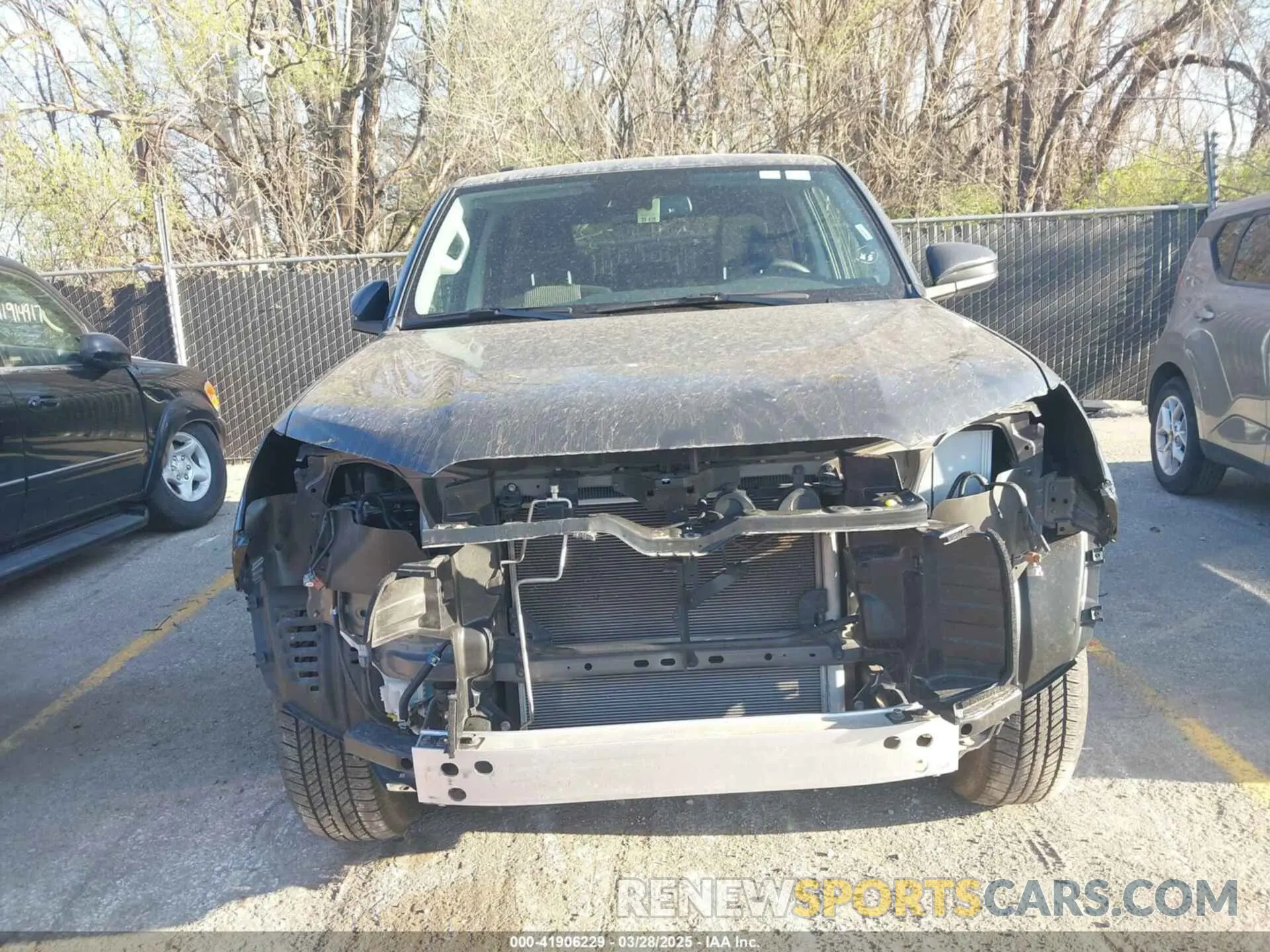 6 Фотография поврежденного автомобиля JTEMU5JR0R6228831 TOYOTA 4RUNNER 2024