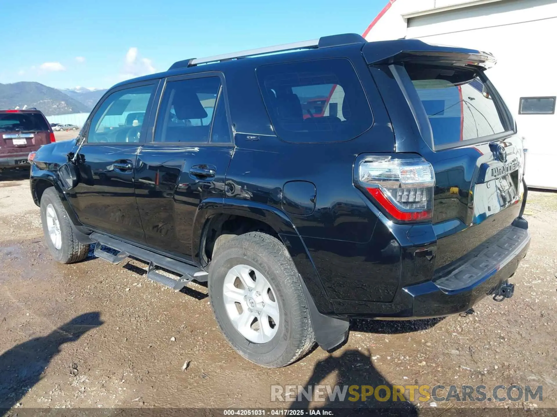 3 Photograph of a damaged car JTEMU5JR1R6299617 TOYOTA 4RUNNER 2024