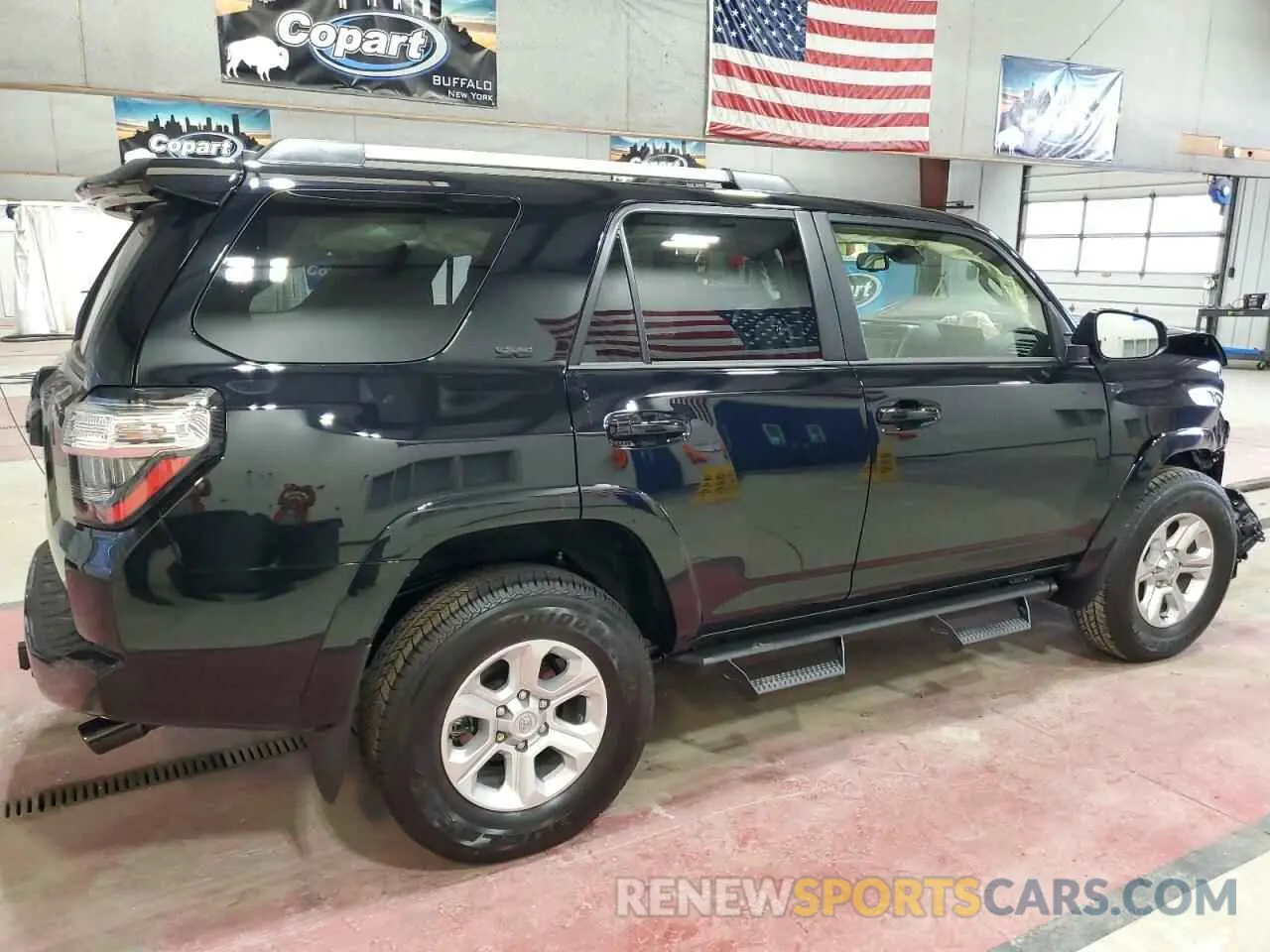 3 Фотография поврежденного автомобиля JTEMU5JR3R6306227 TOYOTA 4RUNNER 2024