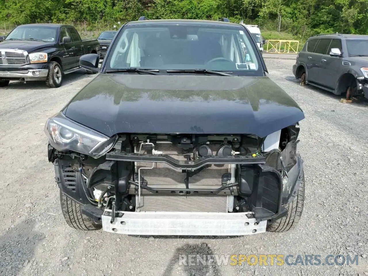 5 Photograph of a damaged car JTEMU5JR4R6284870 TOYOTA 4RUNNER 2024