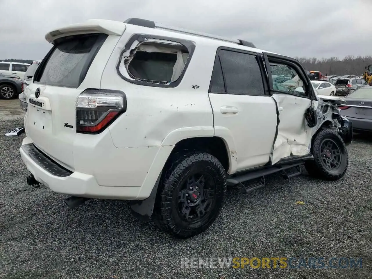 3 Photograph of a damaged car JTEMU5JR5R6224323 TOYOTA 4RUNNER 2024