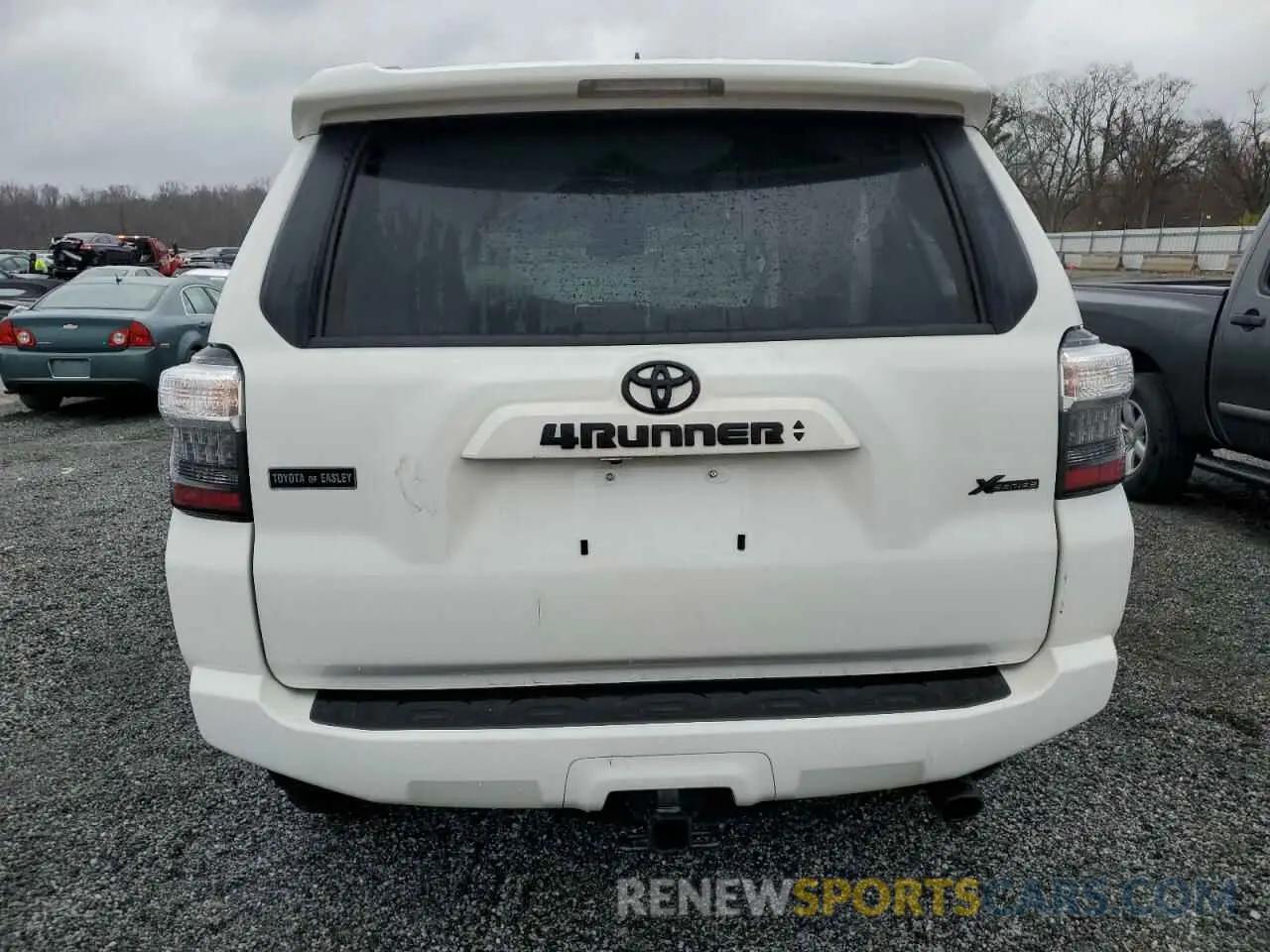 6 Photograph of a damaged car JTEMU5JR5R6224323 TOYOTA 4RUNNER 2024