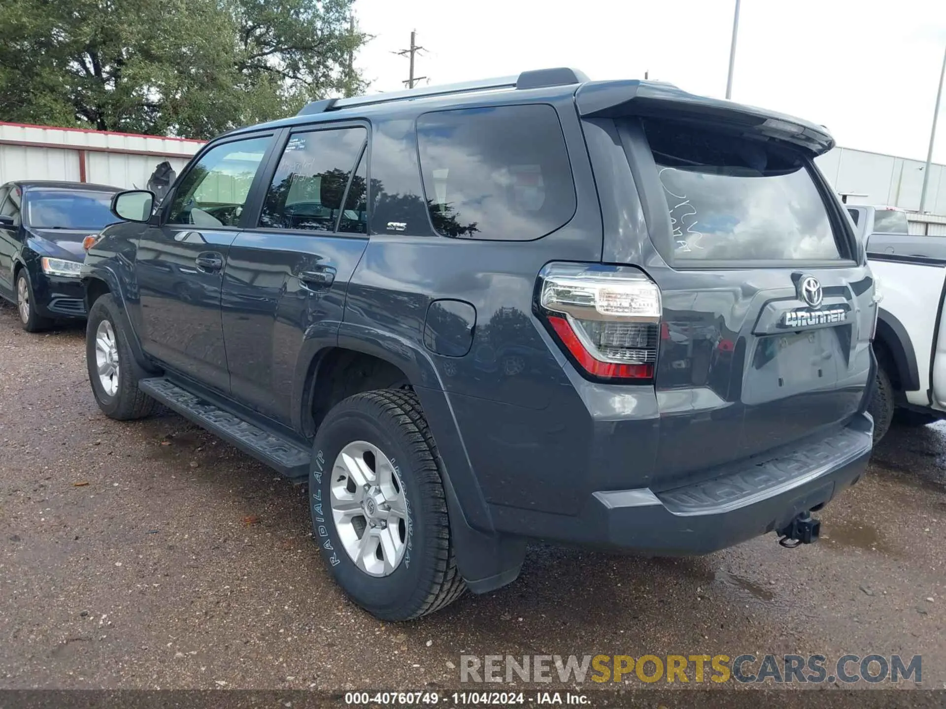3 Photograph of a damaged car JTEMU5JR5R6246015 TOYOTA 4RUNNER 2024