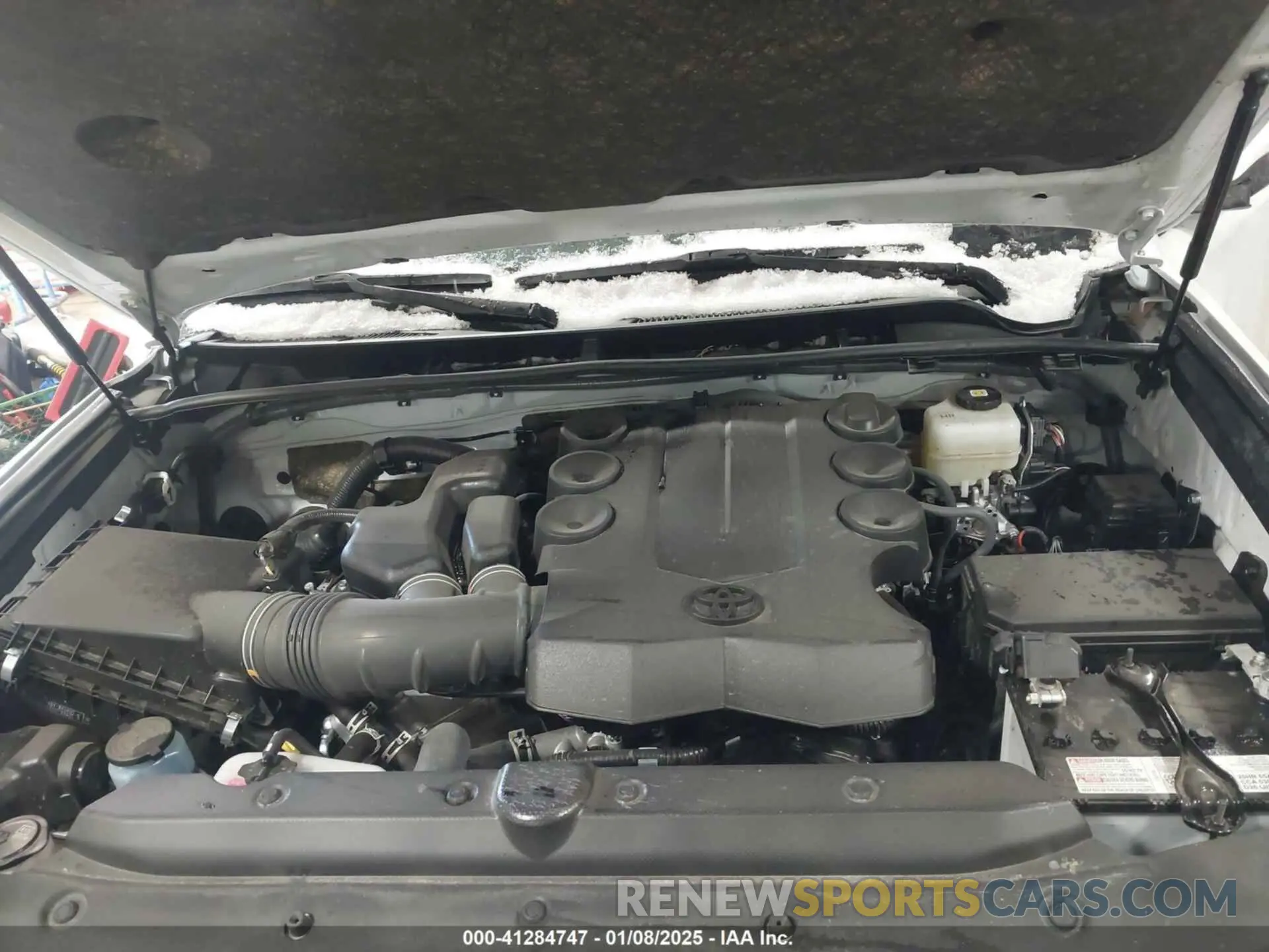 10 Photograph of a damaged car JTEMU5JR6R6272235 TOYOTA 4RUNNER 2024