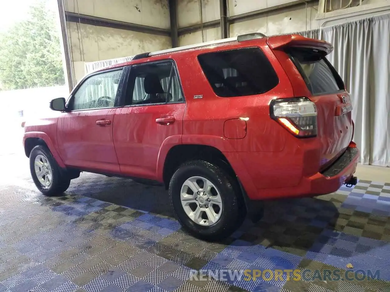 2 Фотография поврежденного автомобиля JTEMU5JR6R6282330 TOYOTA 4RUNNER 2024