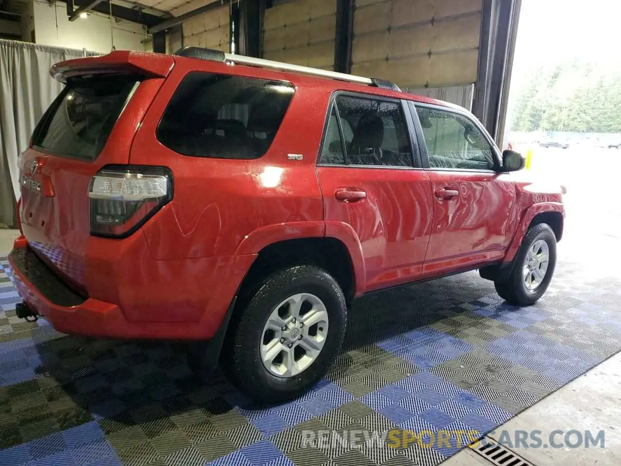 3 Фотография поврежденного автомобиля JTEMU5JR6R6282330 TOYOTA 4RUNNER 2024