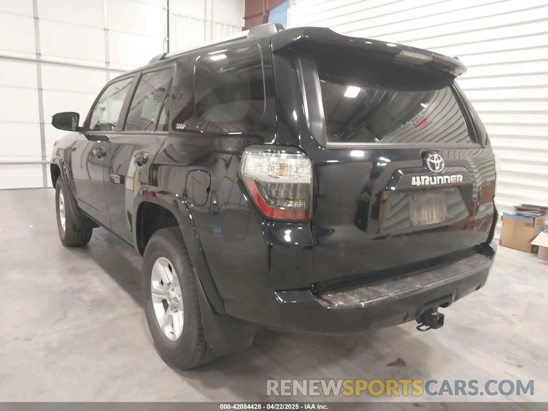 3 Фотография поврежденного автомобиля JTEMU5JR9R6253100 TOYOTA 4RUNNER 2024