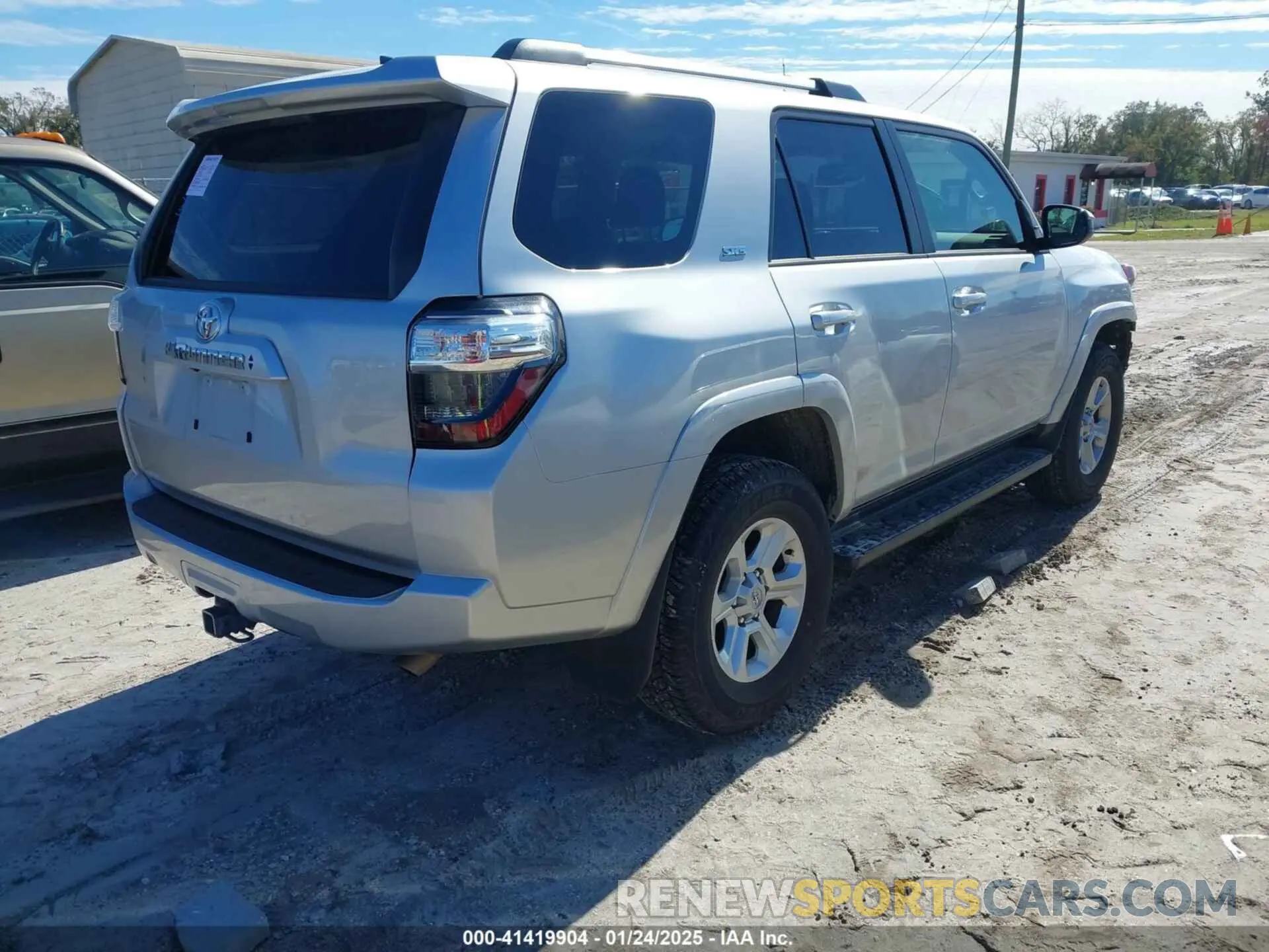 4 Photograph of a damaged car JTEMU5JRXR6259326 TOYOTA 4RUNNER 2024