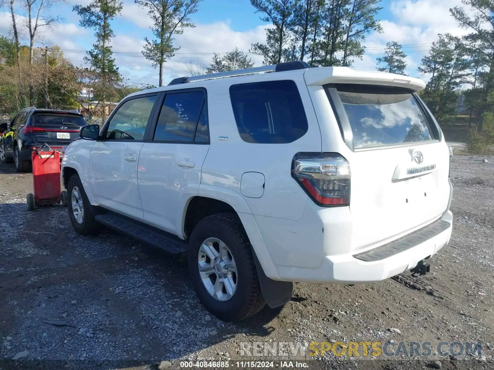 3 Photograph of a damaged car JTENU5JR0R6247030 TOYOTA 4RUNNER 2024