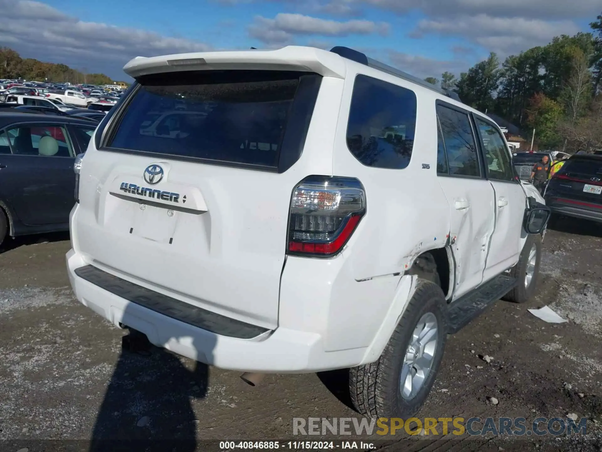 4 Photograph of a damaged car JTENU5JR0R6247030 TOYOTA 4RUNNER 2024