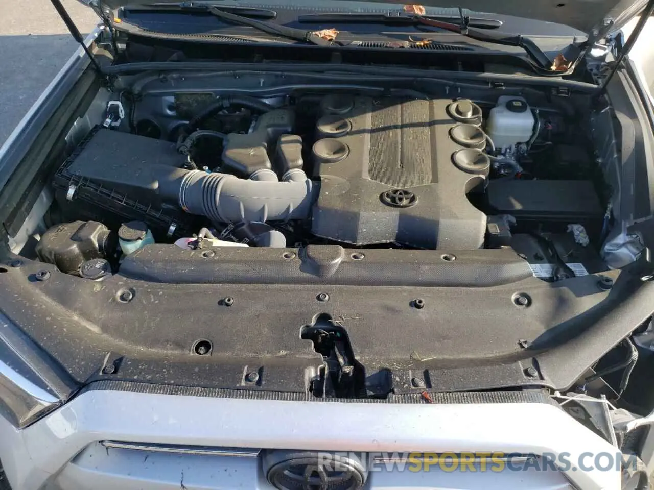 12 Photograph of a damaged car JTENU5JR3R6247507 TOYOTA 4RUNNER 2024