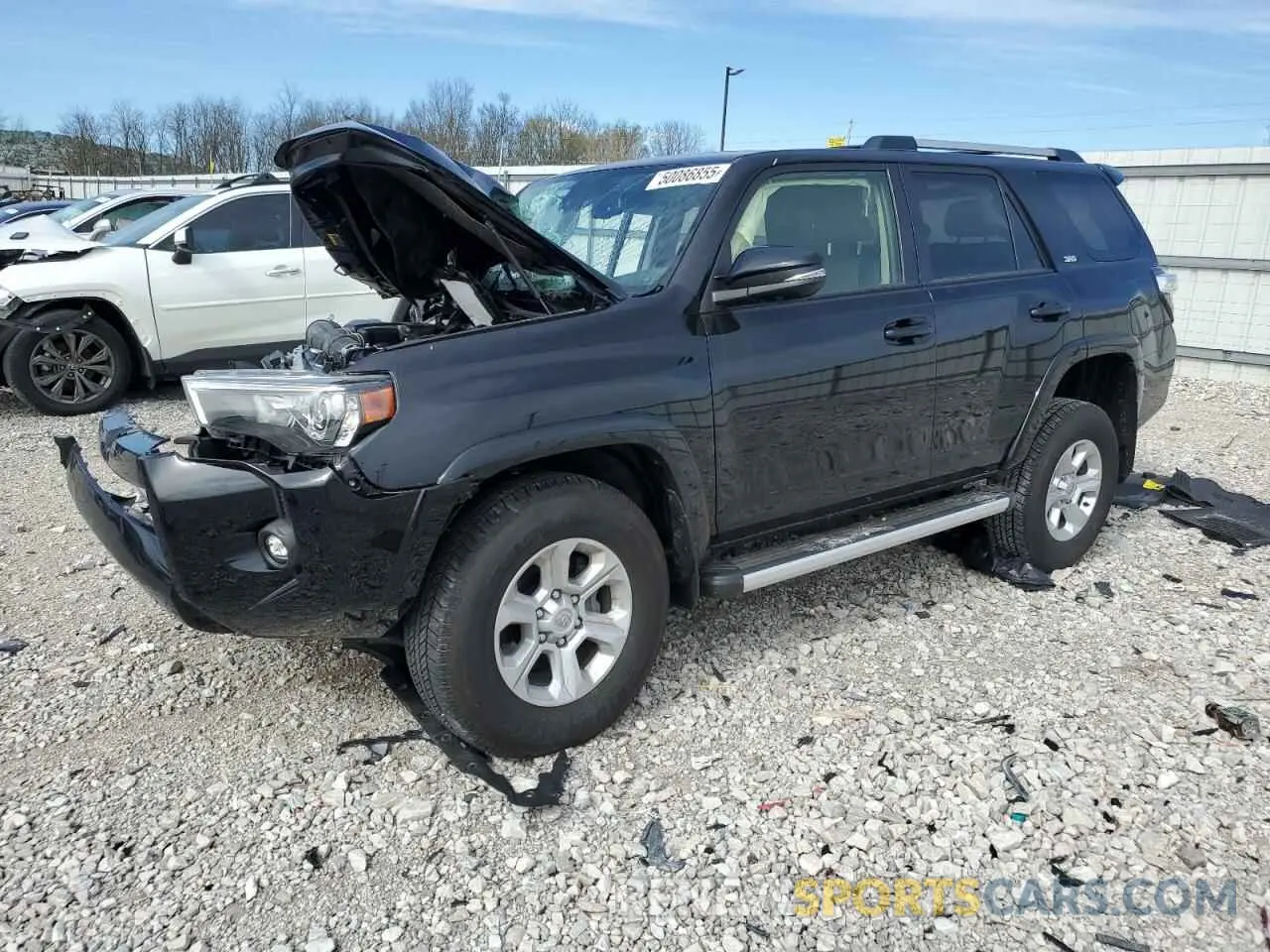 1 Фотография поврежденного автомобиля JTENU5JR4R6228061 TOYOTA 4RUNNER 2024