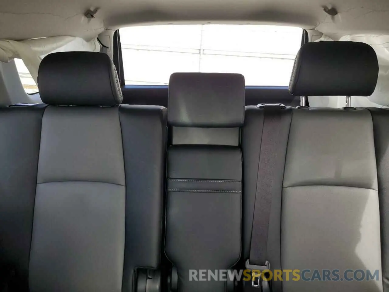 10 Фотография поврежденного автомобиля JTENU5JR4R6228061 TOYOTA 4RUNNER 2024
