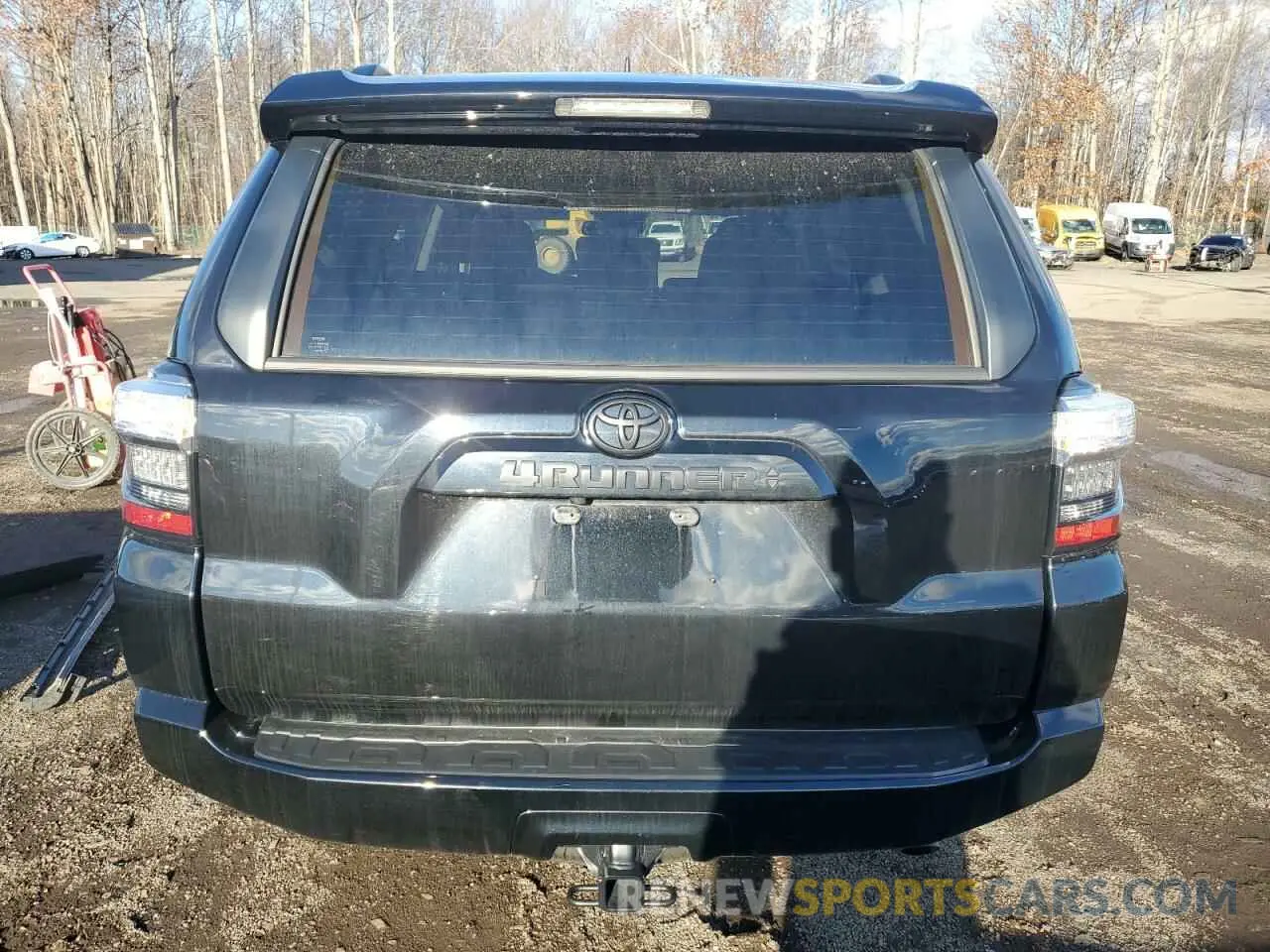 6 Photograph of a damaged car JTENU5JR4R6237648 TOYOTA 4RUNNER 2024