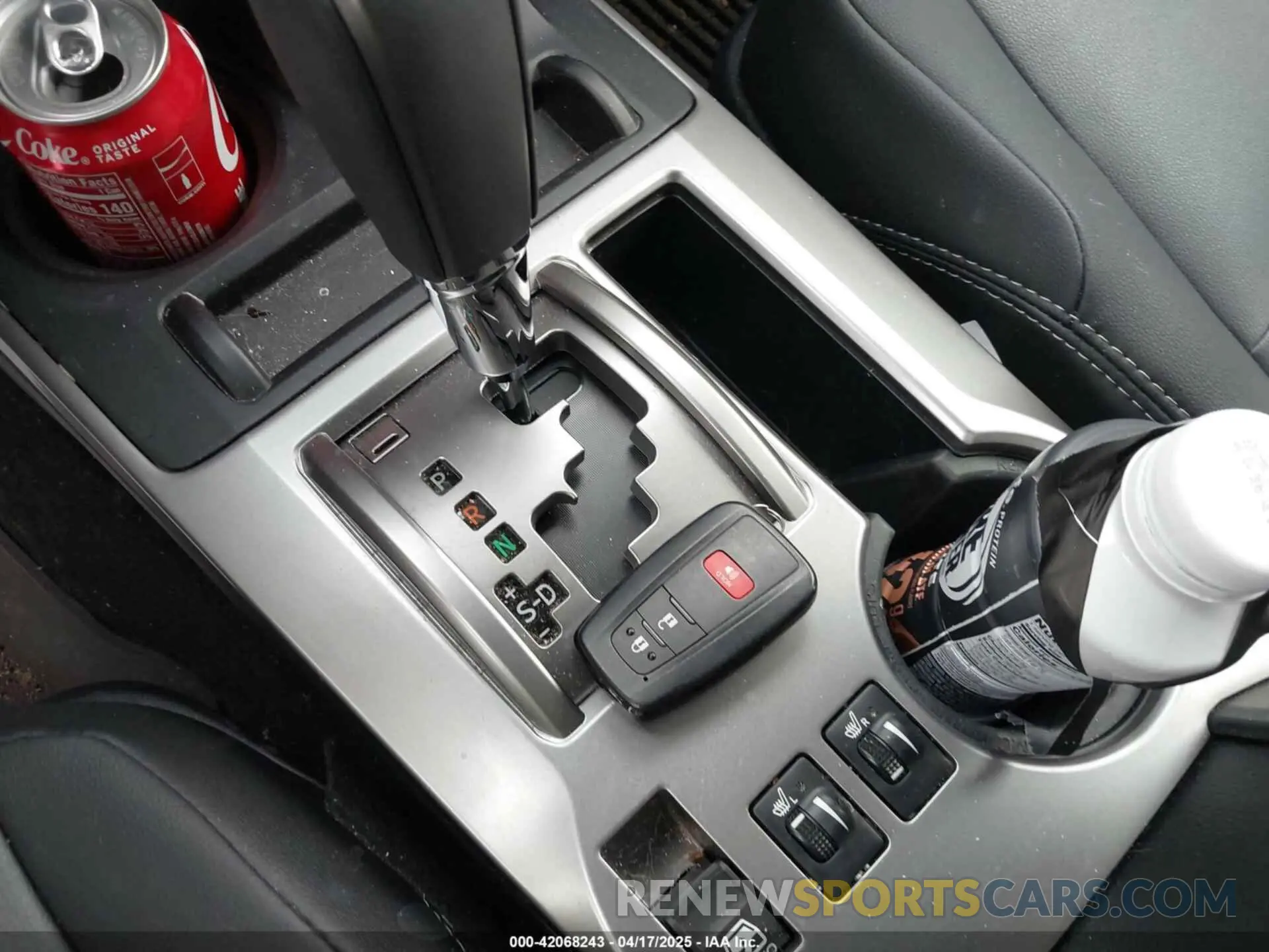 11 Фотография поврежденного автомобиля JTENU5JR4R6243479 TOYOTA 4RUNNER 2024