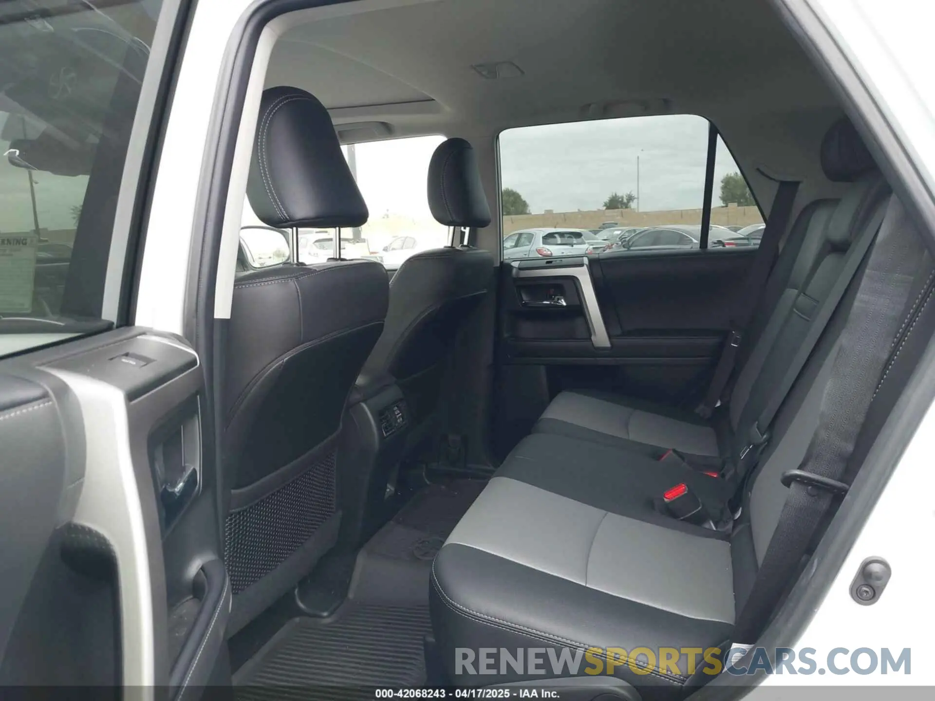 8 Фотография поврежденного автомобиля JTENU5JR4R6243479 TOYOTA 4RUNNER 2024