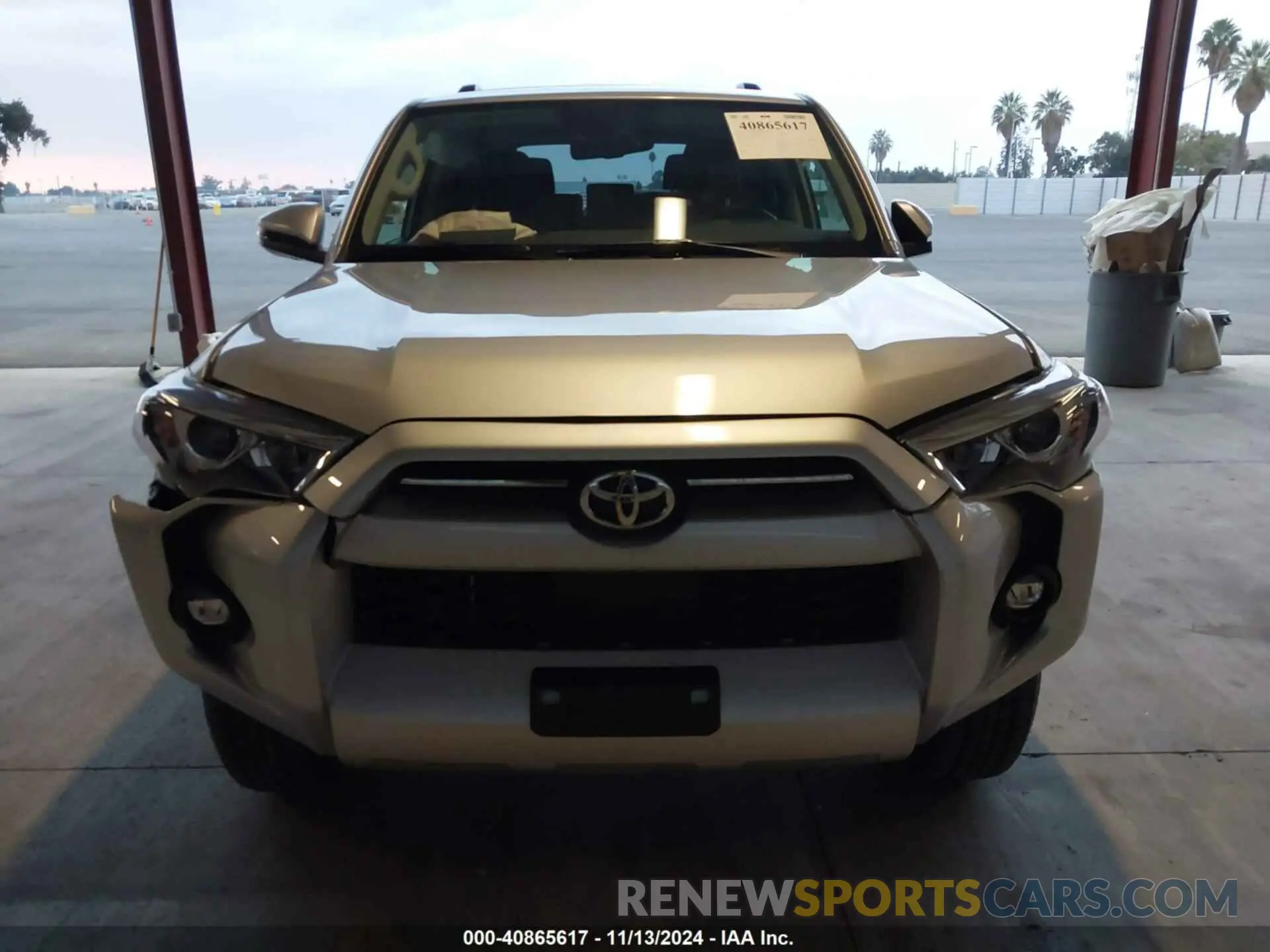 12 Photograph of a damaged car JTENU5JR5R6276569 TOYOTA 4RUNNER 2024