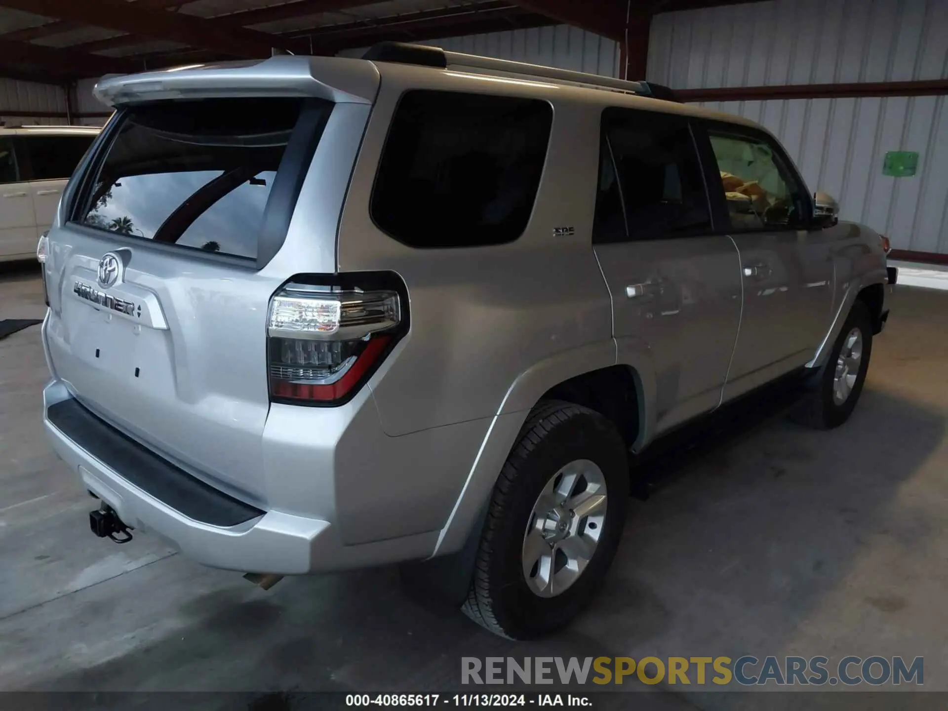 4 Photograph of a damaged car JTENU5JR5R6276569 TOYOTA 4RUNNER 2024