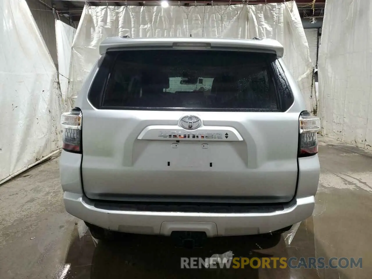 6 Photograph of a damaged car JTENU5JR6R6285622 TOYOTA 4RUNNER 2024