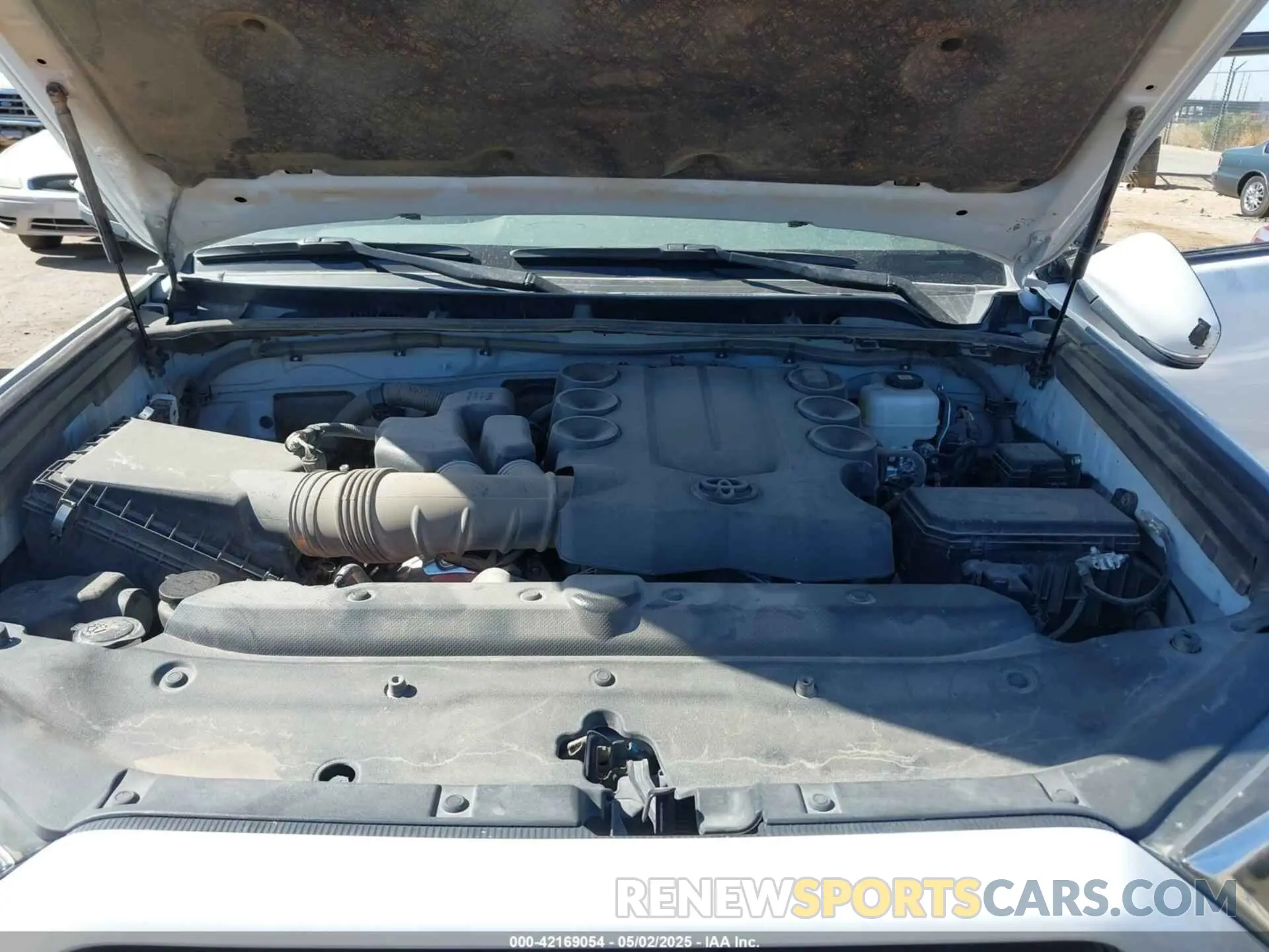 10 Photograph of a damaged car JTENU5JR8R6285394 TOYOTA 4RUNNER 2024