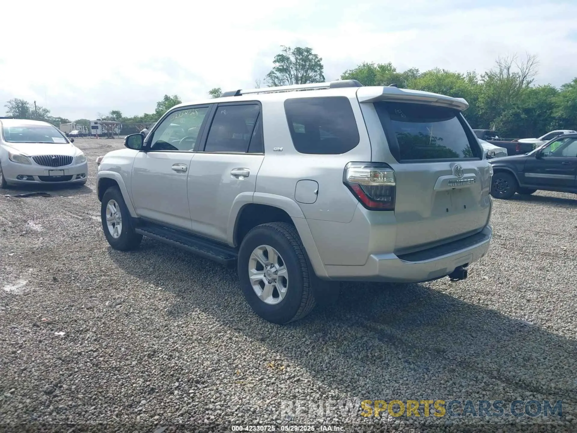 3 Фотография поврежденного автомобиля JTENU5JR9R6238505 TOYOTA 4RUNNER 2024